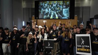 عاجل.. تفاصيل ثورة نجوم هوليوود وكتاب السيناريو ضد الذكاء الاصطناعي 