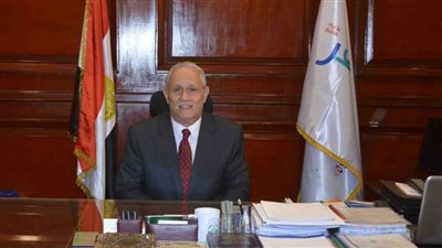 محافظ الأقصر يتفقد مشروعات حياة كريمة والصرف الصحي بأرمنت والقرنة