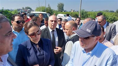 الدكتور هاني سويلم وزير الري فى زيارة لتفقد تطوير الترع بالبحيرة