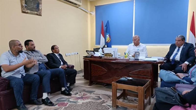 خضر يجتمع مع منسقي