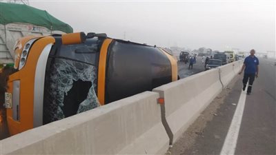 إصابة 16 راكبًا فى انقلاب أتوبيس على الطريق الصحراوي الشرقي