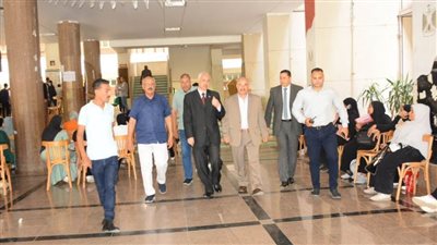 نائب رئيس جامعة اسيوط يتفقد اختبارات القدرات بكلية التربية الرياضية
