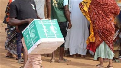 مركز الملك سلمان للإغاثة يوزع مساعدات وسلالًا غذائية في محافظات السودان