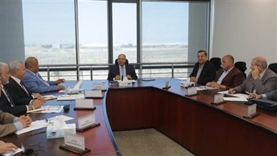 وزير النقل: توطين صناعة الخامات المستخدمة في صناعة فلنكات شبكة القطار الكهربائي السريع