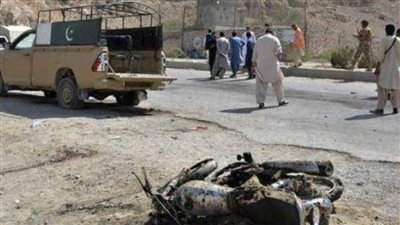 إصابة 8 أشخاص في تفجير انتحاري استهدف شاحنة تقل قوات أمنية في باكستان