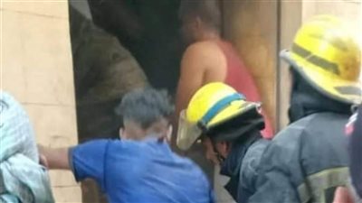 انهيار عقار مكون من 3 طوابق بالخليفة .. وإنقاذ أحد الأشخاص من أسفل الأنقاض