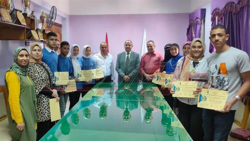 خلال التكريم