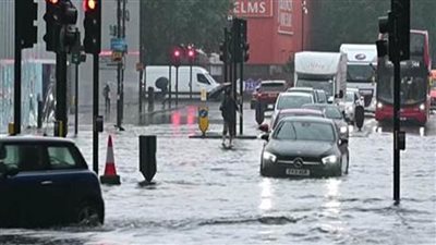 بريطانيا تواجه 10 أيام من الأمطار الغزيرة والرياح العاتية