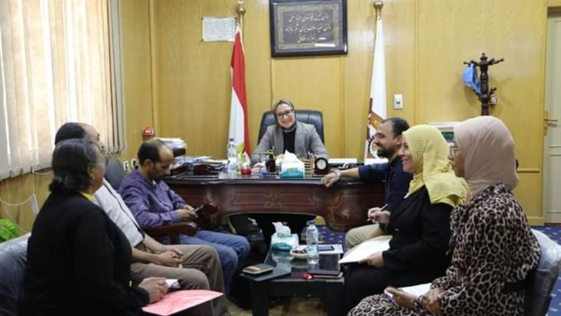 نائب المحافظ تبحث