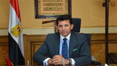 وزير الرياضة يهنئ أمينة عرفي بعد تتويجها ببطولة العالم للإسكواش 