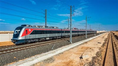 عاجل.. النقل تصدر توضيحا مهما بشأن القطارات الكهربائية الخفيفة