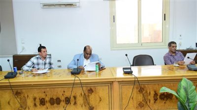 صندوق وحدة علاج أعضاء هيئة التدريس بجامعة سوهاج يناقش آليات التطوير وتحسين الخدمات الصحية 