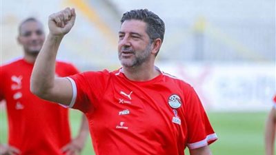 مدير منتخب مصر: فيتوريا يؤكد استمراره مع 