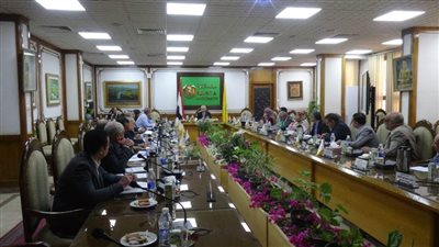 ألف جنيه لأعضاء هيئة التدريس والعاملين بجامعة المنيا 