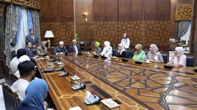 الإمام الأكبر يلتقي المتدربين الفرنسيين بـ