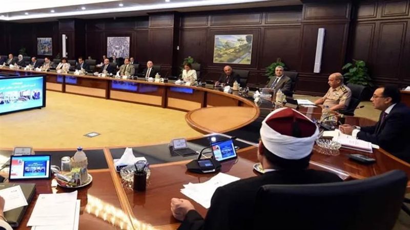 مجلس الوزراء خلال