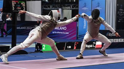 محمد حمزة يكتسح بطل كندا ويتأهل لثمن نهائي بطولة العالم للسلاح