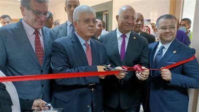 وزير التعليم العالي يفتتح أقسامًا مطورة بمستشفى بنها الجامعي