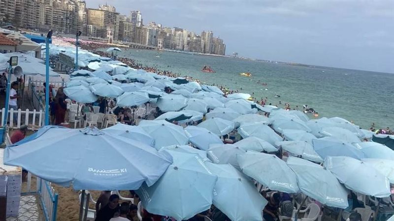 ازدحام الشواطئ بالاسكندرية