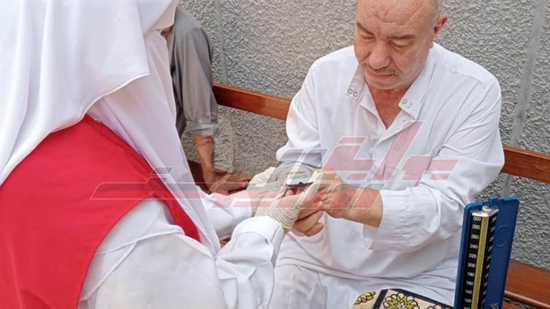 الكشف علي المواطنين