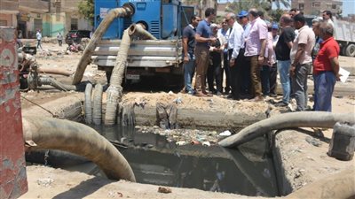 محافظ القليوبية يتابع إصلاح كسر بخط الصرف المغطى بالخانكة