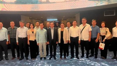 نائب رئيس وزراء فيتنام ووزير التجارة الصيربي يزوران متحف الحضارة