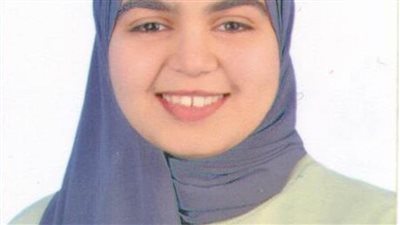 أميمة محمود الأولى على الثانوية العامة: حققت حلمي أبويا وأمي وسألتحق بالطب