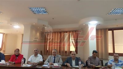 وكيل تعليم كفر الشيخ يكرم المُعلمين الفائزين ببعثة لفرنسا ويترأس لجنة المقابلات