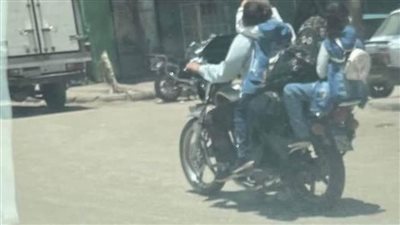 حكاية صورة طفلة بسوهاج تثير إعجاب رواد التواصل الاجتماعي لهذا السبب