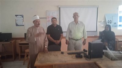 رئيس أزهر سوهاج يتفقد ورش العمل التدريبية لمعلمي الصف الخامس الابتدائي