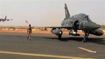 وصول أول طائرة فرنسية إلى نيامي لإجلاء الرعايا الفرنسيين