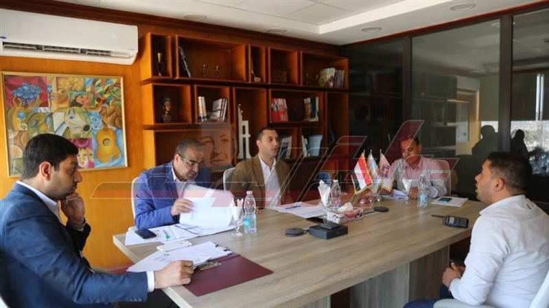 خلال اللجنة