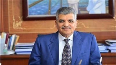 الفريق أسامة ربيع: الدفع بفريق الإنقاذ لانتشال القاطرة فهد