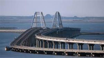 سلطات القرم الموالية لموسكو: تضرر جسر شمال شبه جزيرة القرم إثر غارة أوكرانية
