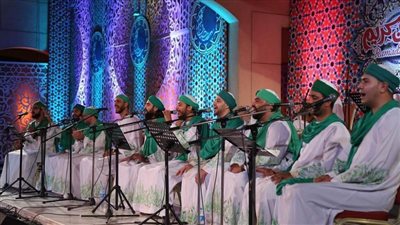 «الحضرة» تحتفل بعيدها الثامن على المسرح المكشوف 