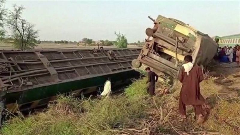 خروج قطار عن مساره