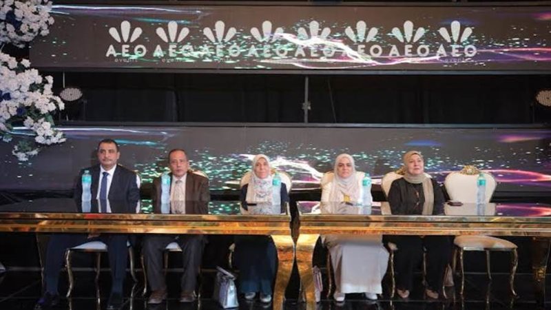 منصة حفل التخرج