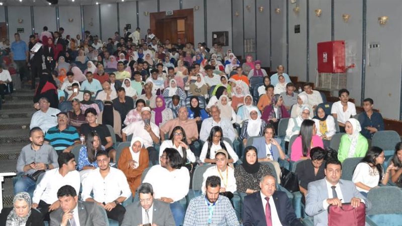 بمشاركة 15 جامعة..