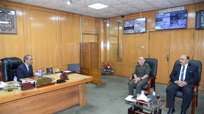 محافظ الإسماعيلية يستقبل رئيس اللجنة الفنية الدائمة لمشروع الشبكة الوطنية الموحدة للطوارئ والسلامة العامة 