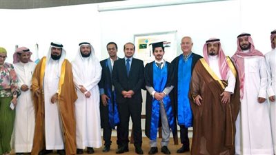 قنصل عام السعودية بالإسكندرية يلبي دعوة طالب لحضور مناقشته الدكتوراه في الفلسفة 