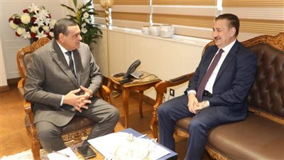وزير التنمية المحلية يتابع مع محافظ المنوفية الموقف التنفيذي لتشغيل مجمعات الخدمات الحكومية 