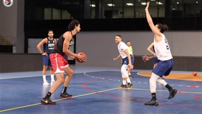 منتخب السلة يصل الإمارات لخوص معسكره الأخير قبل المونديال