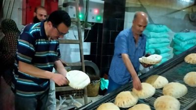 ضبط مواد غذائية منتهية الصلاحية و3 مخابز لتصرفهم في الدقيق المدعم بالبحيرة 