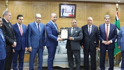 محافظ الفيوم وأعضاء الهيئة الوطنية للانتخابات يهنئان رئيس هيئة قضايا الدولة بالمنصب الجديد