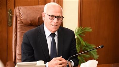 محافظ بورسعيد يتابع أعمال ميكنة إدارات الجهاز التنفيذي للمنطقة الحرة