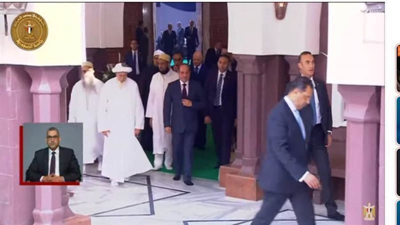 الرئيس السيسي يفتتح