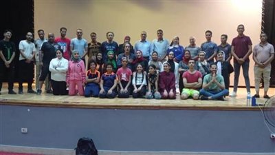 رئيس هيئة قصور الثقافة يشهد تدريبات 