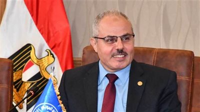 رئيس جامعة القناة: نحرص على دعم قدرات ومهارات طلاب الجامعة 