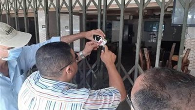 إغلاق منشآت مخالفة وإزالة إشعالات خلال حملات رقابية بالإسكندرية