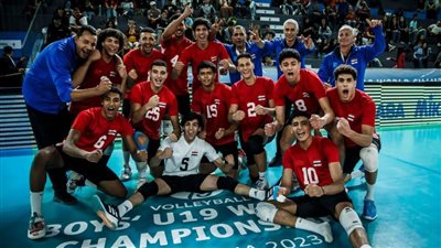 وزير الرياضة يشيد بأداء 